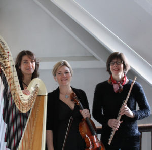 Aurélie Aubrée (flûte), Sophie Piat (alto), Anne Raffard (harpe)